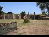 05978 ostia - regio iii - insula vii - edificio con opus sectile (iii,vii,8) - raum (b) - hof - westseite - bli ri suedosten - 06-2024.jpg